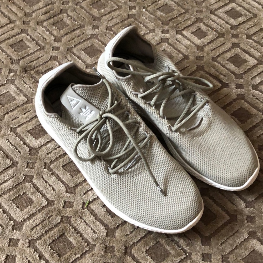 Adidas Pharrell Williams Grey Hu shoes size 9.5